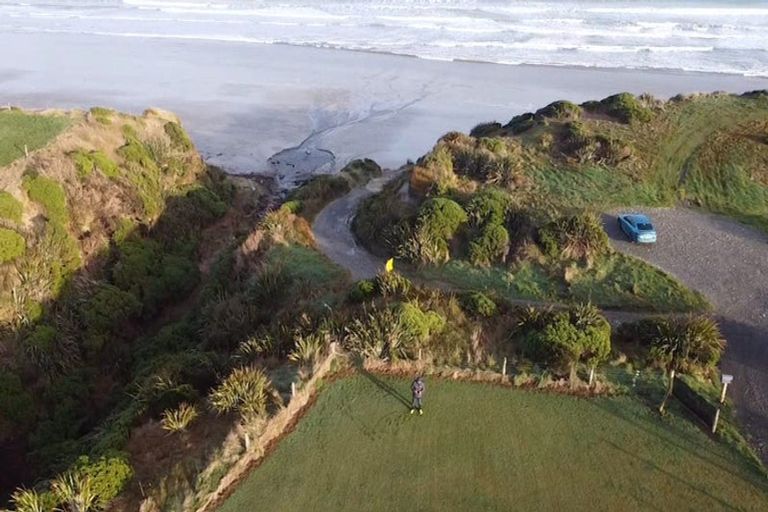 Photo of property in 8 Grandview Terrace, Orepuki, Riverton, 9881