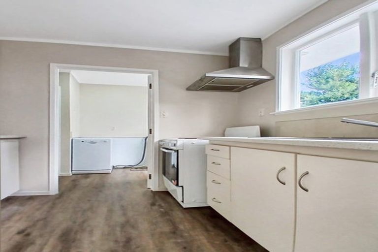 Photo of property in 1/11 Talavera Place, Te Atatu South, Auckland, 0602