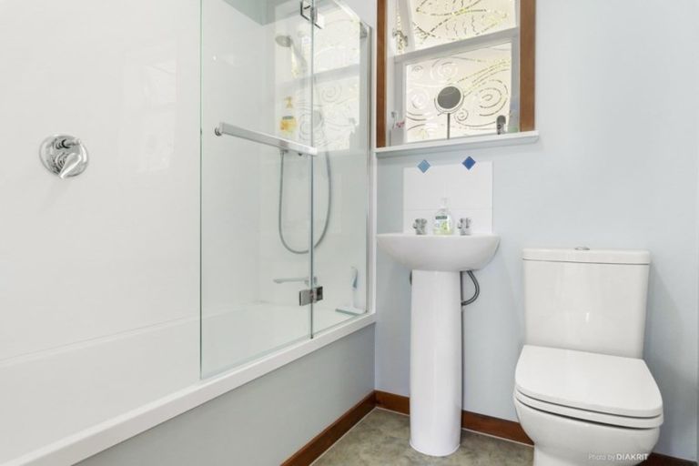 Photo of property in 7 Kingston Heights Road, Kingston, Wellington, 6021