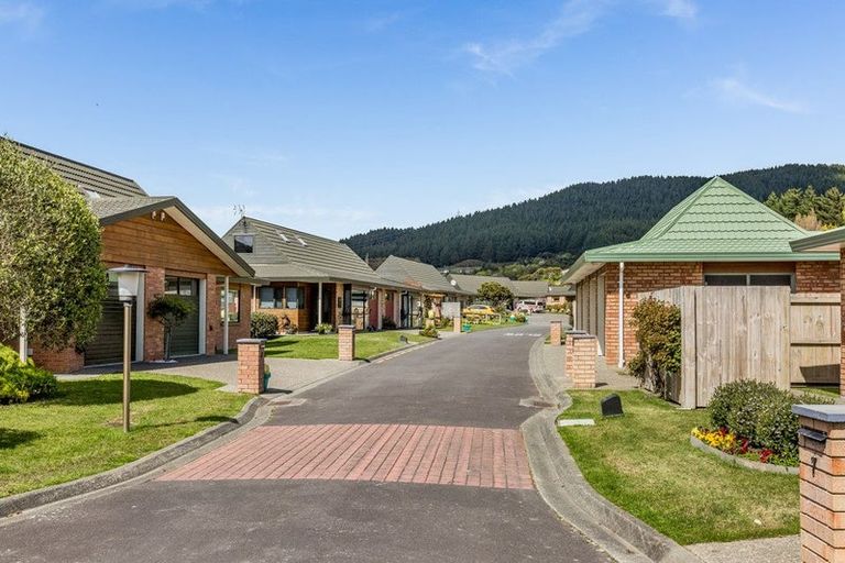 Photo of property in Redwood Village, 2/42 Main Road, Tawa, Wellington, 5028