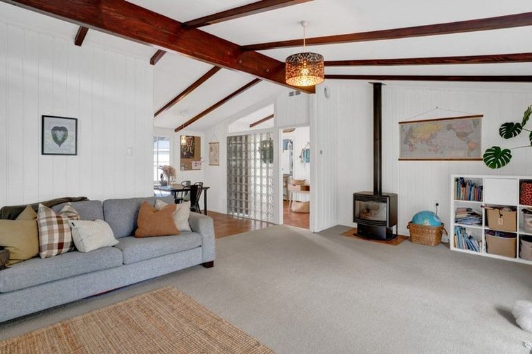 Photo of property in 5 Prudence Place, Oakura, 4314