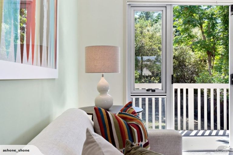 Photo of property in 1/2 Eastwood Rise, Browns Bay, Auckland, 0630