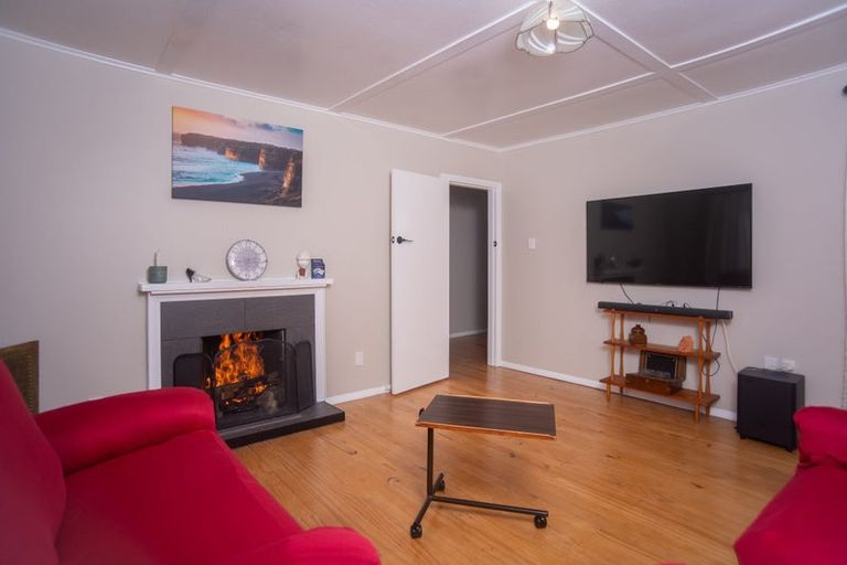 Photo of property in 16 Manchester Street, Patea, 4520