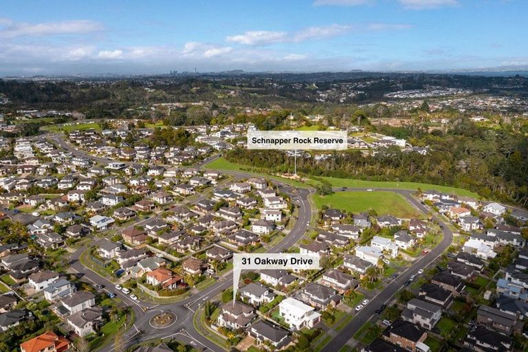 Photo of property in 31 Oakway Drive, Schnapper Rock, Auckland, 0632