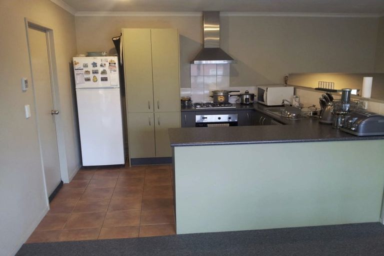 Photo of property in 72 Bluebird Crescent, Unsworth Heights, Auckland, 0632