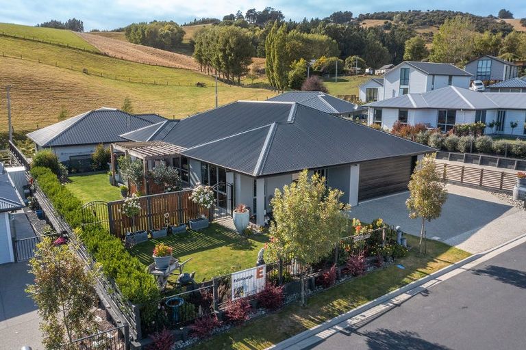 Photo of property in 3 Trudi Place, Green Island, Dunedin, 9018