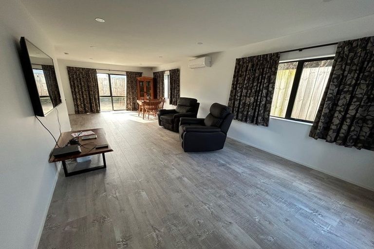 Photo of property in 16b Romney Place, Manurewa, Auckland, 2102