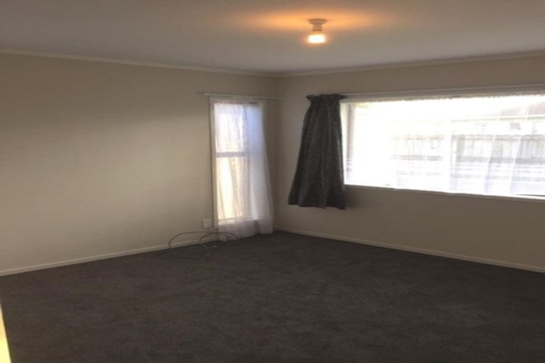 Photo of property in 14b Glengowan Place, Conifer Grove, Takanini, 2112