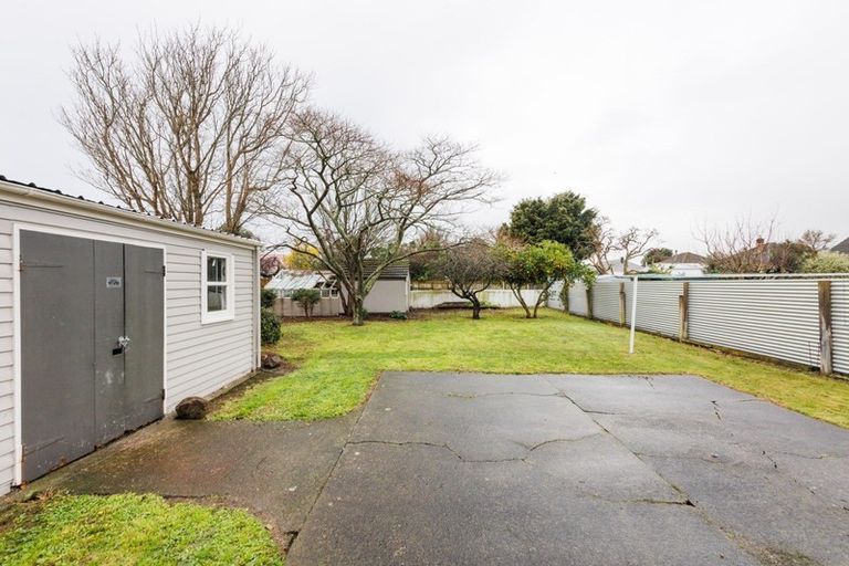 Photo of property in 17 Webb Street, Terrace End, Palmerston North, 4410