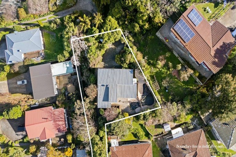 Photo of property in 1 Fyvie Avenue, Tawa, Wellington, 5028