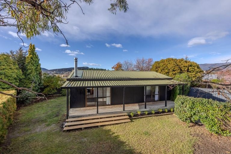 Photo of property in 37 Totara Terrace, Wanaka, 9305