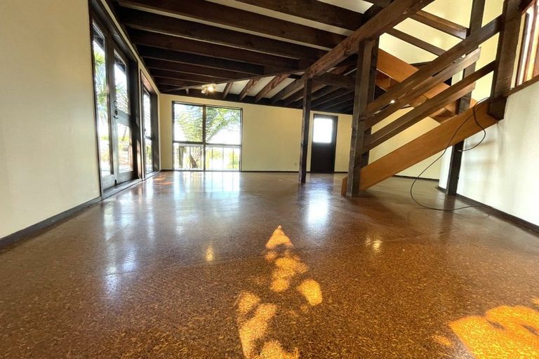 Photo of property in 1/64 Mirrabooka Avenue, Botany Downs, Auckland, 2010