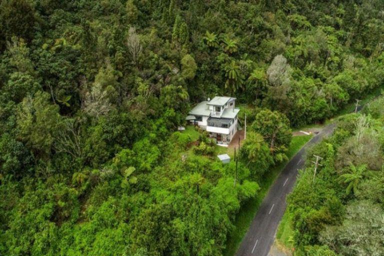 Photo of property in 29 Lake Okataina Road, Lake Okataina, Rotorua, 3074