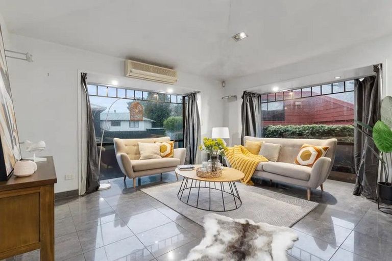 Photo of property in 26 Coles Crescent, Papakura, 2110