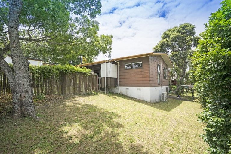 Photo of property in 5 Holyoake Place, Chatswood, Auckland, 0626