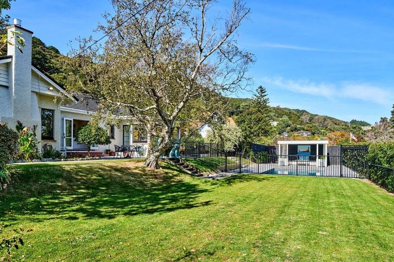 Photo of property in 68 Cheviot Road, Lowry Bay, Lower Hutt, 5013