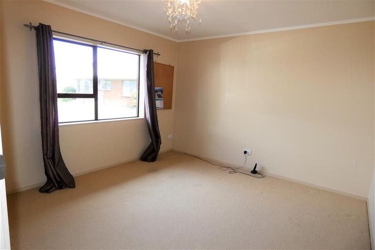 Photo of property in 3/7 Gerald Stokes Avenue, Helensville, 0800