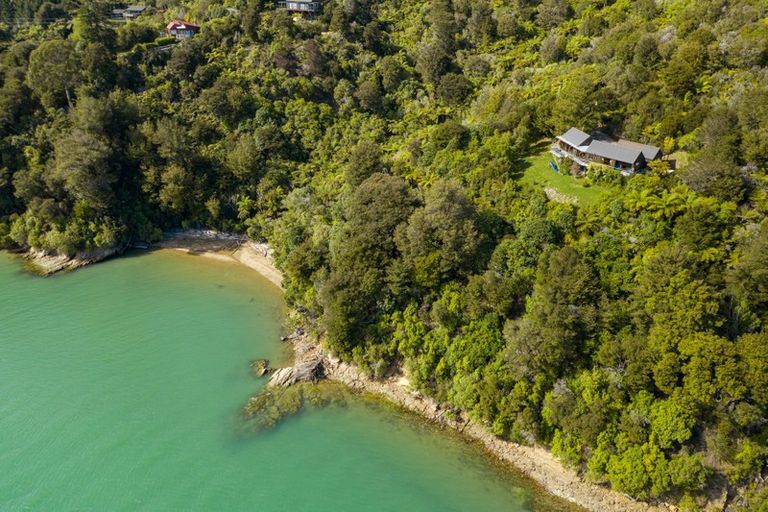 Photo of property in 556 Moetapu Bay Road, Moetapu Bay, Picton, 7282