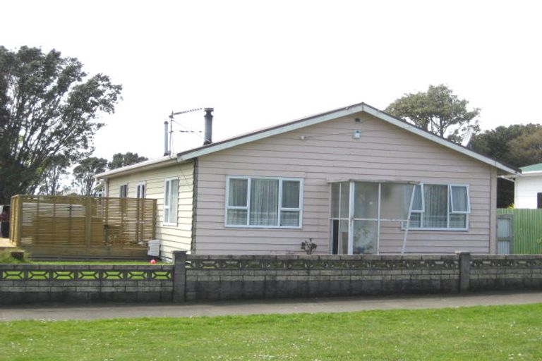 Photo of property in 10 Harris Street, Waitara, 4320