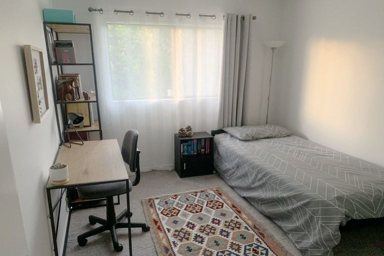 Photo of property in 1/38 Kaipatiki Road, Glenfield, Auckland, 0629