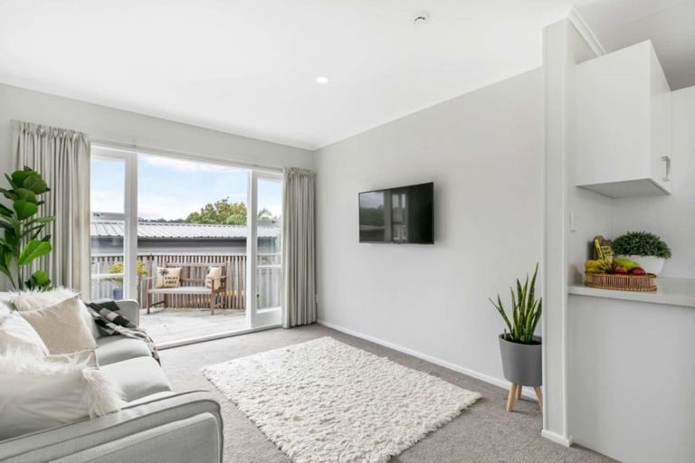 Photo of property in 3a Gazelle Avenue, Beach Haven, Auckland, 0626