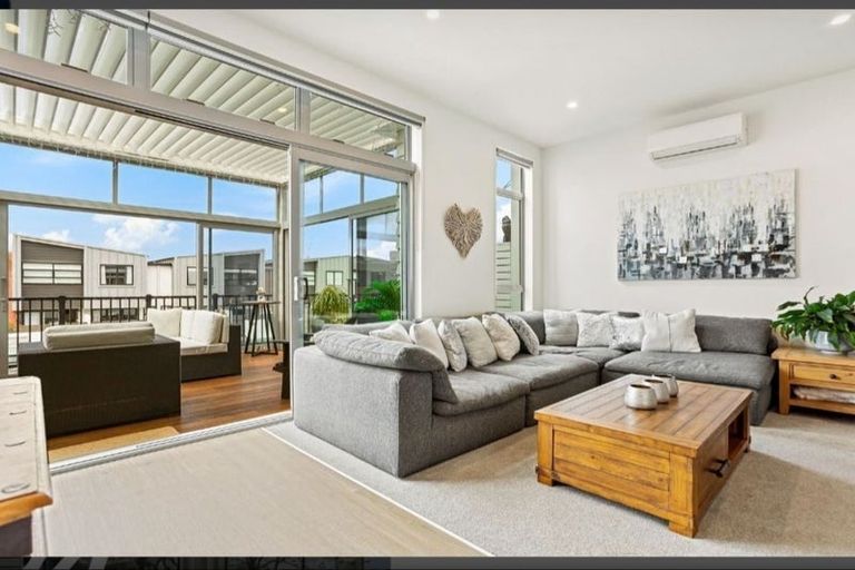 Photo of property in 14 Watermill Lane, Silverdale, 0932