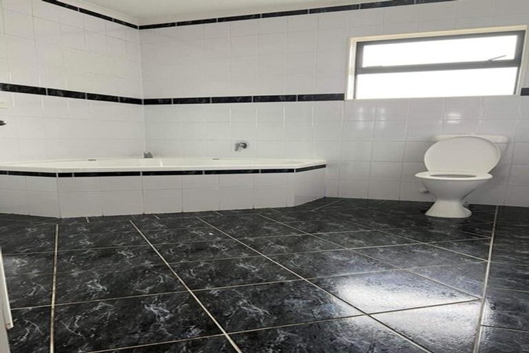 Photo of property in 5a Robertson Road, Favona, Auckland, 2024