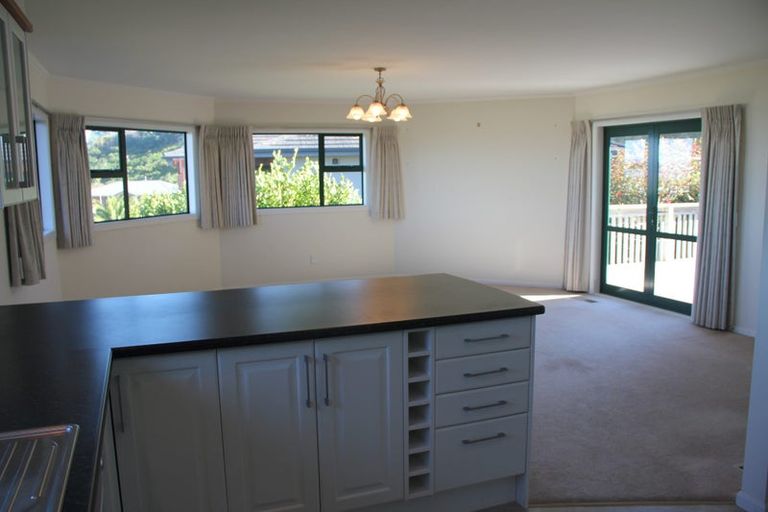 Photo of property in 46 Arahiwi Grove, Tirohanga, Lower Hutt, 5010