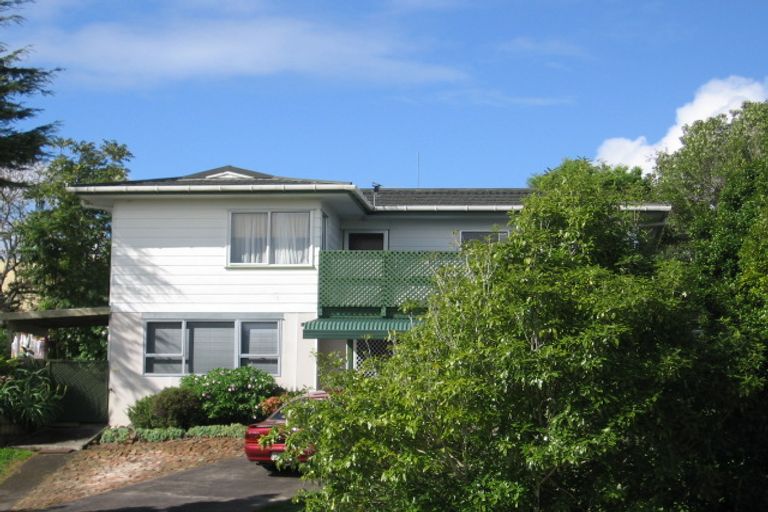 Photo of property in 20 Styca Place, Sunnyvale, Auckland, 0612