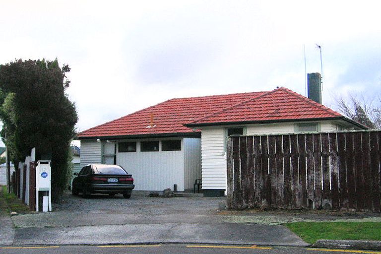 Photo of property in 12 Belfast Place, Roslyn, Palmerston North, 4414