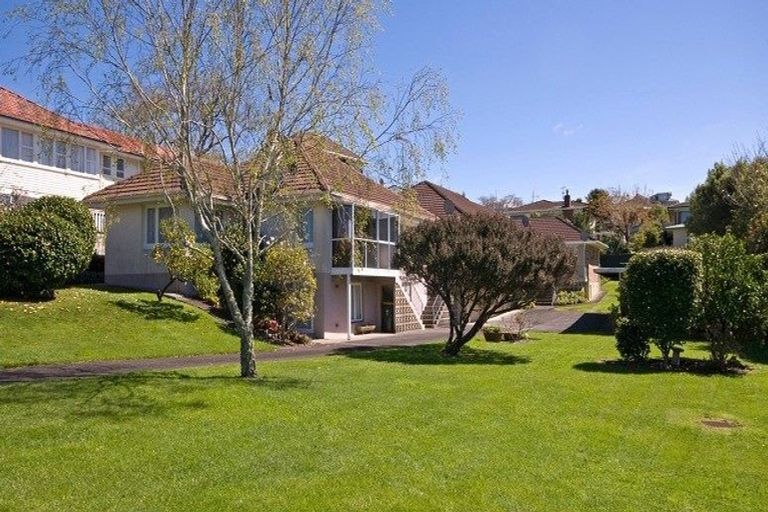 Photo of property in 1/20 Parkhill Road, Mellons Bay, Auckland, 2014