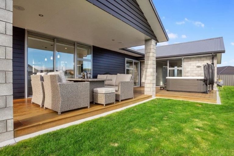 Photo of property in 21 Greystone Place, Omokoroa, 3114