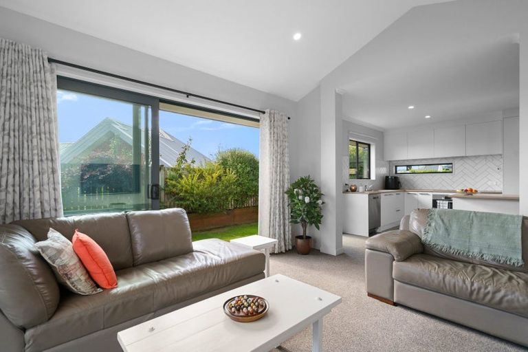 Photo of property in 11 Clifford Close, Leamington, Cambridge, 3432