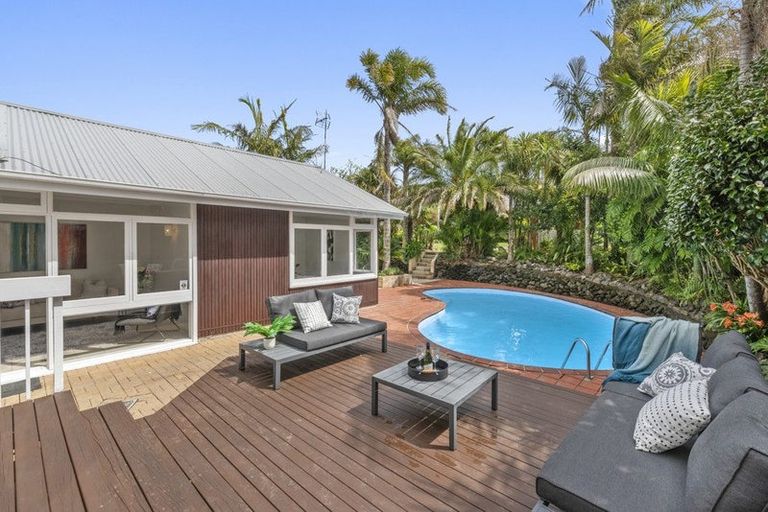 Photo of property in 21 Holland Road, Hillcrest, Auckland, 0627