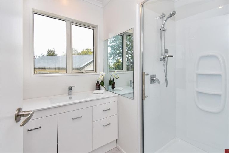 Photo of property in 16a Alexander Street, Cockle Bay, Auckland, 2014