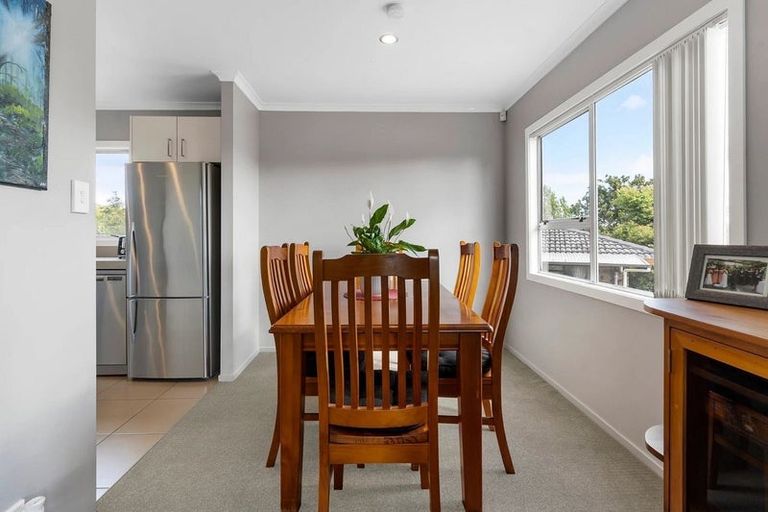 Photo of property in 152 Everglade Drive, Totara Heights, Auckland, 2105