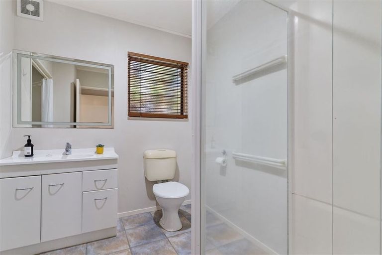 Photo of property in 23 Anna Watson Road, Half Moon Bay, Auckland, 2012
