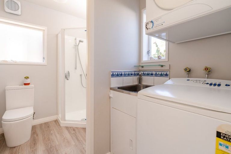 Photo of property in 13 West Road, Northland, Wellington, 6012