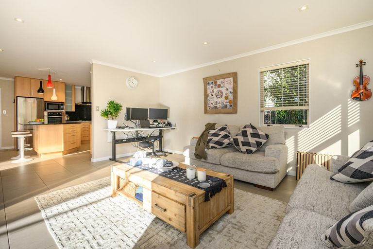 Photo of property in 6 Alan Street, Palmerston North, 4414