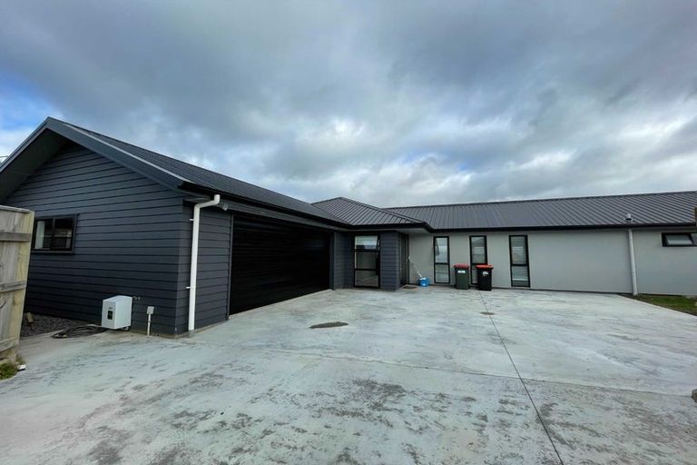 Photo of property in 4 Varsity Heights, Fitzherbert, Palmerston North, 4410