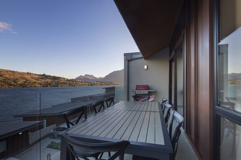 Photo of property in La Residence Du Lac, 39/527 Frankton Road, Queenstown, 9300