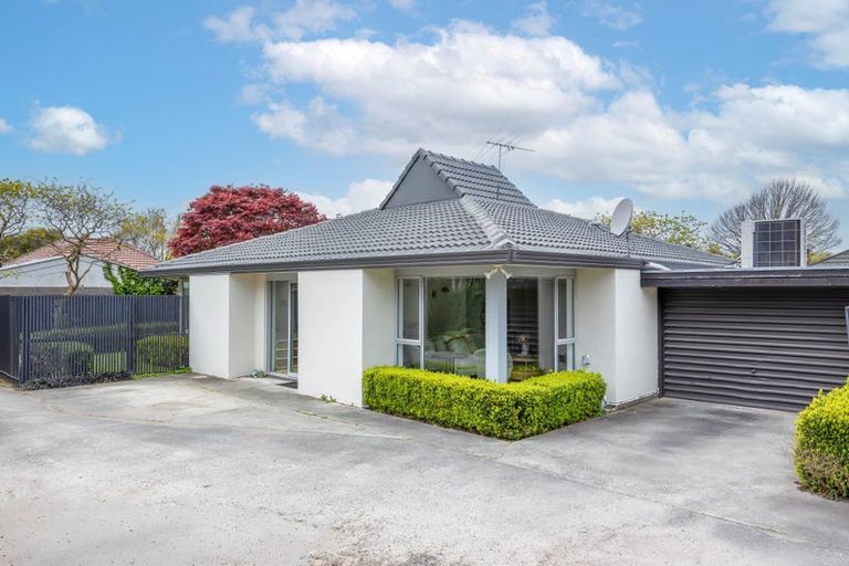 Photo of property in 1/195b Wairakei Road, Bryndwr, Christchurch, 8053