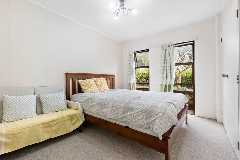 Photo of property in 1/46 Marlborough Avenue, Glenfield, Auckland, 0629
