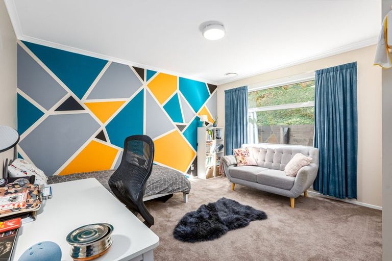 Photo of property in 1 Lindis Lane, Kelson, Lower Hutt, 5010