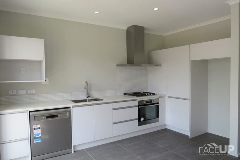 Photo of property in 28 Pukewhero Rise, Westgate, Auckland, 0614