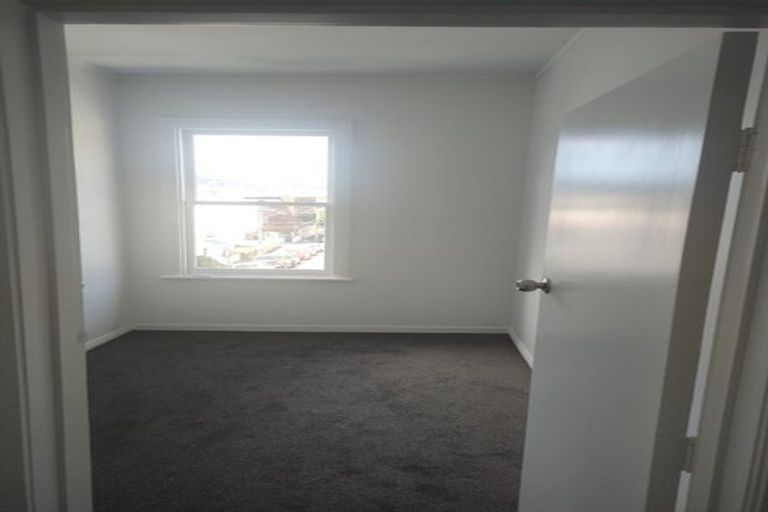 Photo of property in 142 Tasman Street, Mount Cook, Wellington, 6021