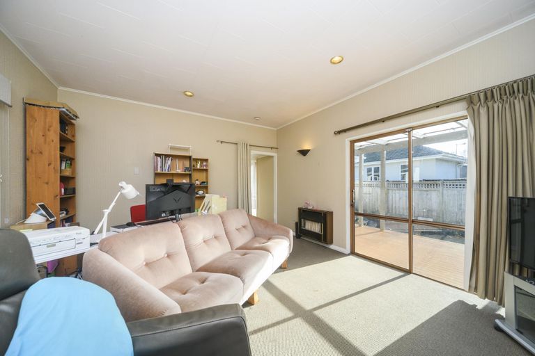 Photo of property in 19 Franklin Avenue, Hokowhitu, Palmerston North, 4410