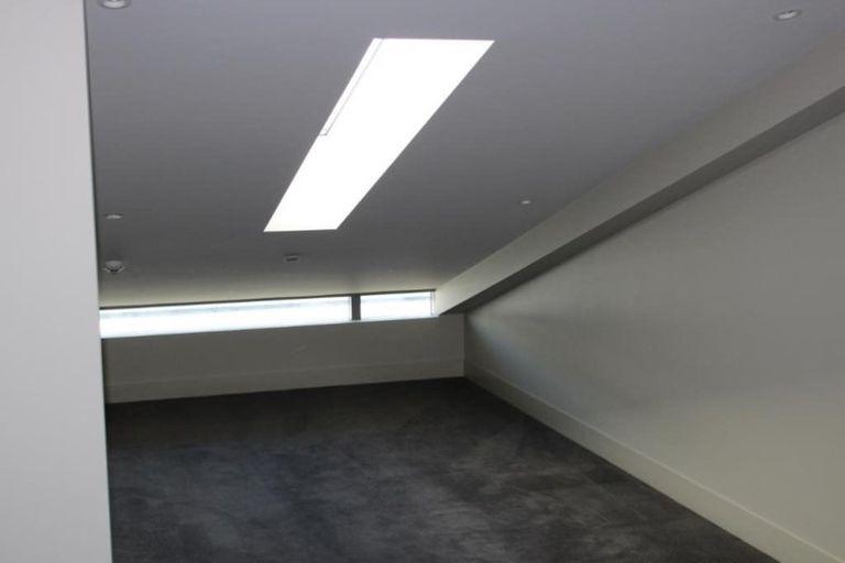 Photo of property in Clyde Quay Wharf, 3b/5 Clyde Quay Wharf, Te Aro, Wellington, 6011