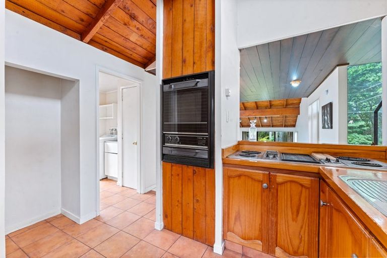 Photo of property in 37 Eugenia Rise, Totara Heights, Auckland, 2105