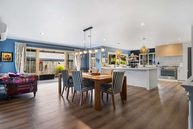 Photo of property in 62 Cairns Crescent, Rototuna, Hamilton, 3210